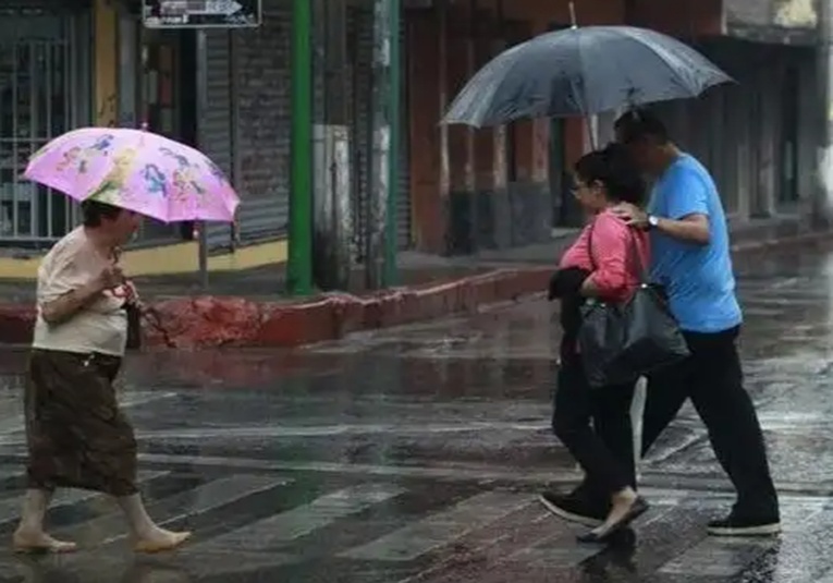 Insivumeh alerta sobre lluvias y fuertes vientos por primera onda del Este en junio