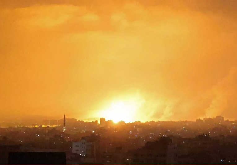 Intensos bombardeos israelí­es desde tierra y aire en Gaza intensos-bombardeos-israelies-desde-tierra-y-aire-en-gaza-192436-192515.png
