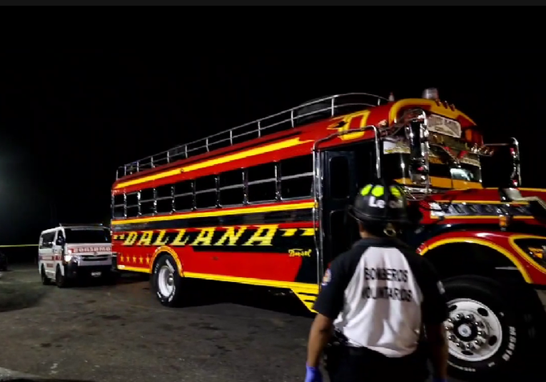 Intento de Asalto en Ruta a El Salvador Deja un Muerto y Heridos en Autobús Extraurbano