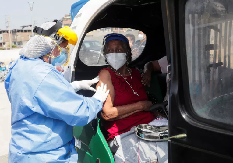 Investigan casos de jeringas vací­as en vacunación contra el covid-19 en Perú investigan-casos-de-jeringas-vacias-en-vacunacion-contra-el-covid-19-en-peru-144452-144505.png