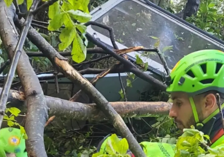 Italia: al menos cuatro personas mueren al caer teleférico italia-al-menos-cuatro-personas-mueren-al-caer-teleferico-083319-083335.jpg