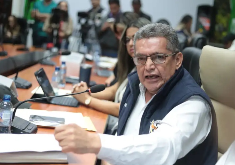 Joviel Acevedo condiciona regreso a clases a mesa de diálogo social