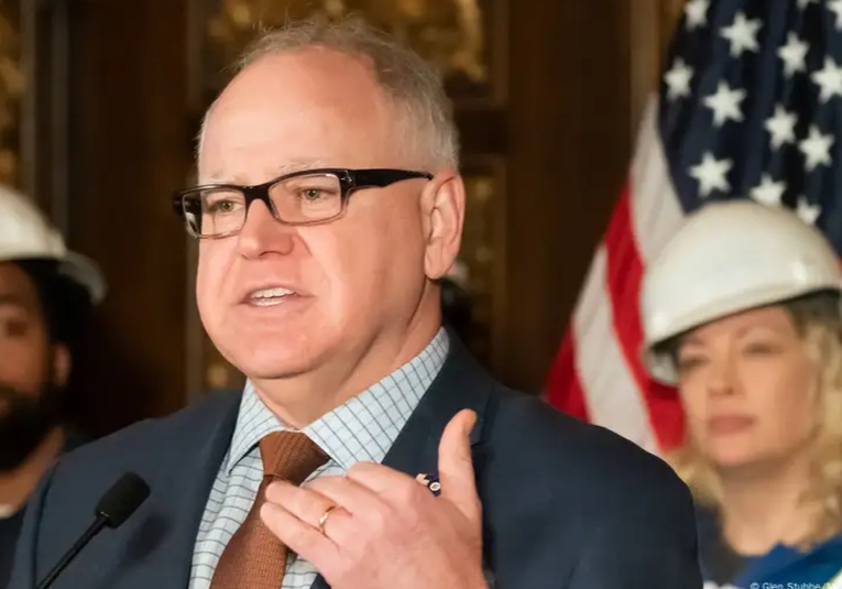 Kamala Harris nombra a Tim Walz candidato a vicepresidente kamala-harris-nombra-a-tim-walz-candidato-a-vicepresidente-134101-134142.jpg