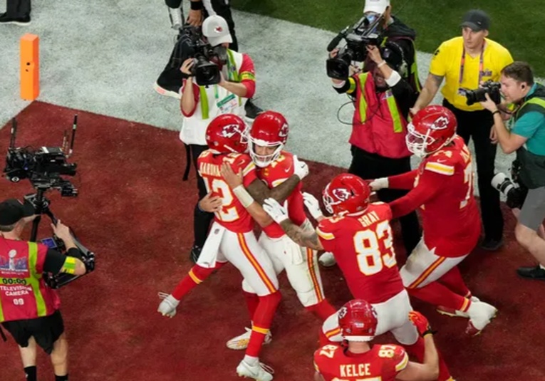 Kansas City Chiefs ganó el Super Bowl más largo de la historia kansas-city-chiefs-gano-el-super-bowl-m-s-largo-de-la-historia-133030-133109.jpg