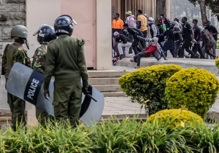 Kenia: al menos 17 muertos en protestas antigubernamentales kenia-al-menos-17-muertos-en-protestas-antigubernamentales-125119-125139.jpg