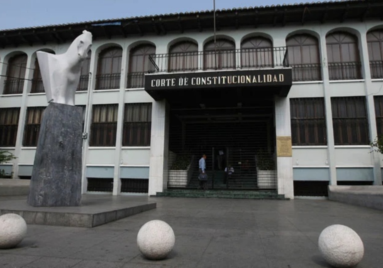 La CC deniega amparo provisional solicitado por el TSE contra 7 funcionarios la-cc-deniega-amparo-provisional-solicitado-por-el-tse-contra-7-funcionarios-170628-170659.jpg