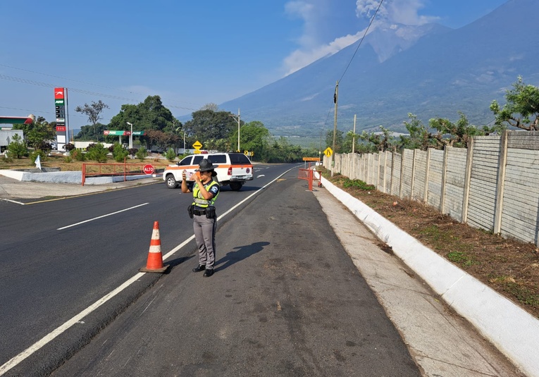 La CONRED inició la evacuación de habitantes en dos comunidades ante posible erupción del volcán de Fuego la-conred-inicio-la-evacuacion-de-habitantes-en-dos-comunidades-ante-posible-erupcion-del-volc-n-de-fuego-150010-150142.jpg