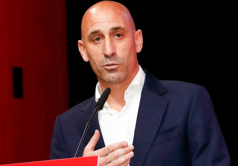 La madre de Luis Rubiales se declara en huelga de hambre por la cacería inhumana y sangrienta a su hijo la-madre-de-luis-rubiales-se-declara-en-huelga-de-hambre-por-la-caceria-inhumana-y-sangrienta-a-su-hijo-112005-112102.jpg