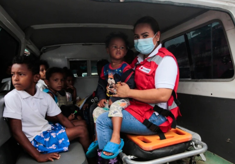 La tormenta tropical Bonnie golpea a Nicaragua y Costa Rica la-tormenta-tropical-bonnie-golpea-a-nicaragua-y-costa-rica-152311-152318.jpg