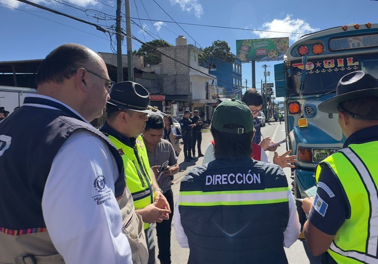 Lanzan campaña para promover seguridad vial durante fiestas de fin de año