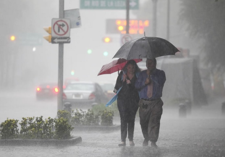 Las fuertes lluvias dejan a 296 familias afectadas, según la CONRED las-fuertes-lluvias-dejan-a-296-familias-afectadas-segun-la-conred-191049-191156.jpg