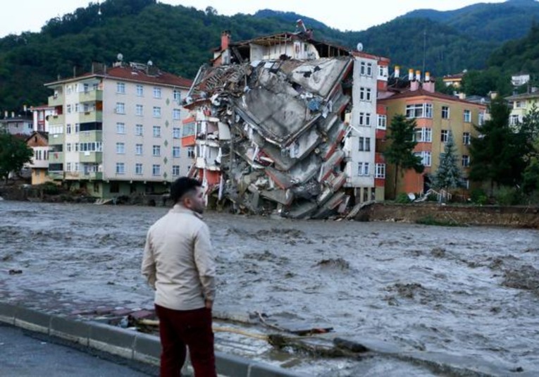 Las inundaciones dejan ya 27 muertos en Turquí­a las-inundaciones-dejan-ya-27-muertos-en-turquia-083849-083925.jpg