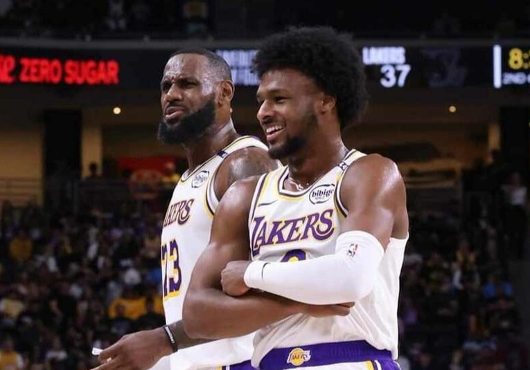  LeBron y Bronny James, padre e hijo hacen historia en la NBA lebron-y-bronny-james-padre-e-hijo-hacen-historia-en-la-nba-092921-092940.jpg