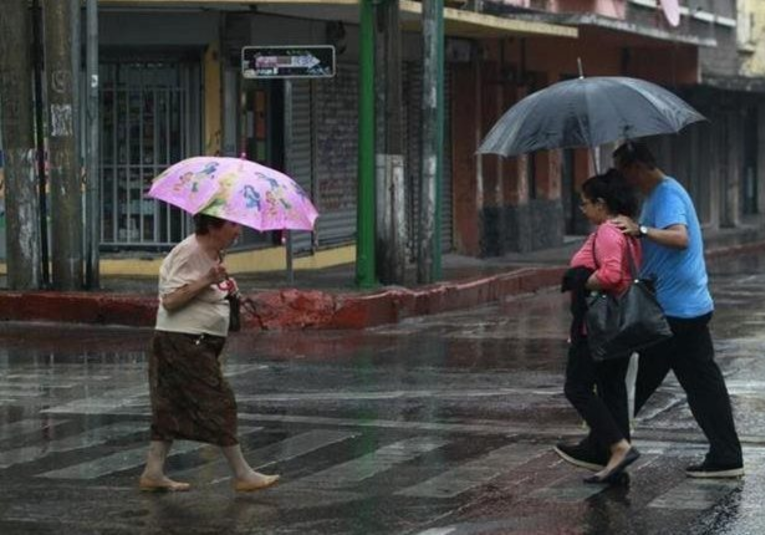 Leves lloviznas continuarán durante la semana 