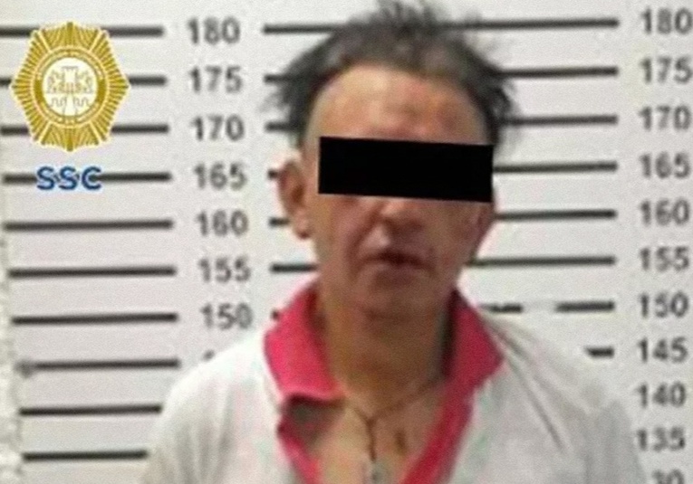 Linchan a un hombre que asaltó a un menor que vendí­a comida callejera en la Ciudad de México linchan-a-un-hombre-que-asalto-a-un-menor-que-vendia-comida-callejera-en-la-ciudad-de-mexico-084821-084837.jpg