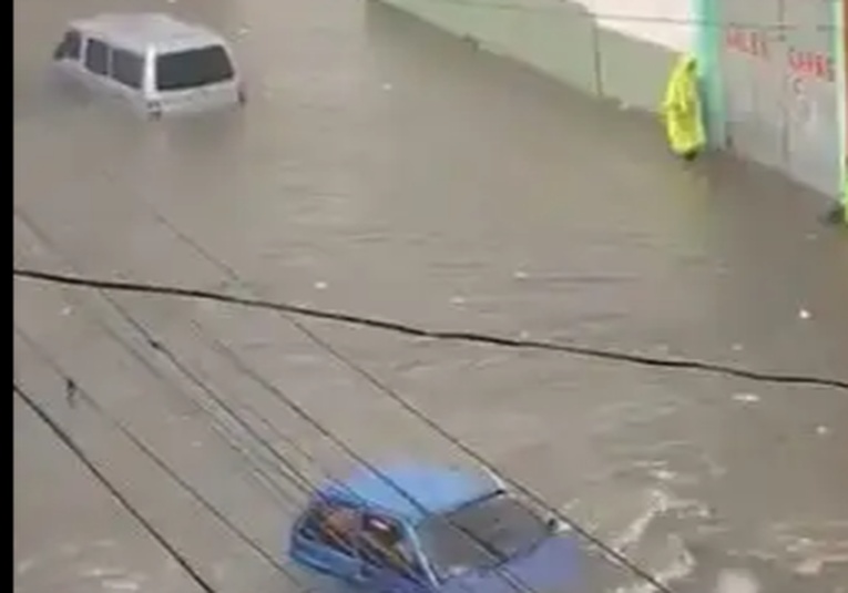 Lluvias torrenciales en Ciudad de Guatemala: calles inundadas y cortes de electricidad lluvias-torrenciales-en-ciudad-de-guatemala-calles-inundadas-y-cortes-de-electricidad-152200-152248.jpg