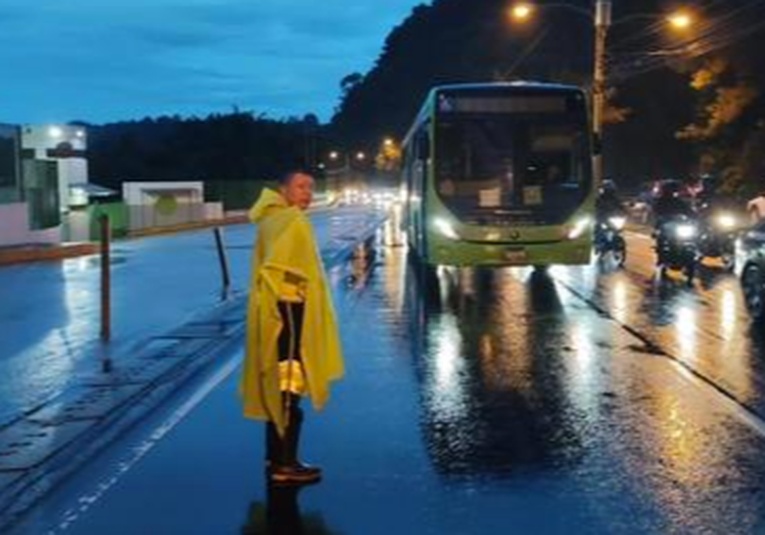 Los daños en el Boulevard Lourdes se han complicado con las lluvias de las últimas horas los-danos-en-el-boulevard-lourdes-se-han-complicado-con-las-lluvias-de-las-ultimas-horas-142247-142250.jpg