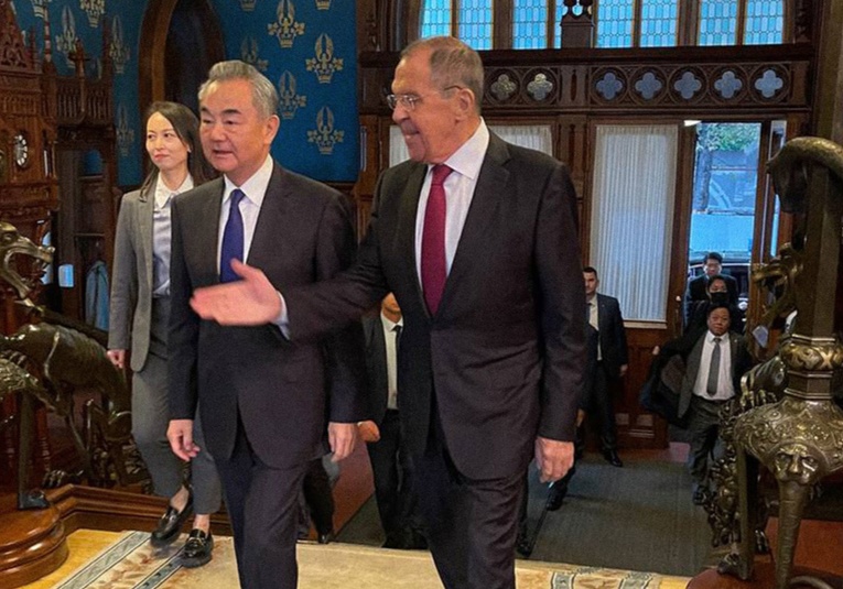 Los ministros de Exteriores de Rusia y China se reúnen en Moscú