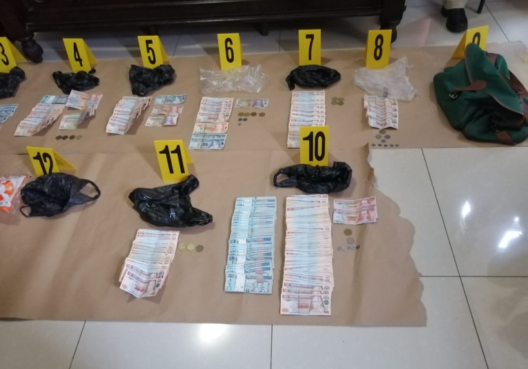 Más de Q 300,000 quetzales y $ 50,000 dólares fueron incautados en Ciudad Guatemala y Santa Rosa  m-s-de-q-300-000-quetzales-y-50-000-dolares-fueron-incautados-en-ciudad-guatemala-y-santa-rosa-173913-173922.png