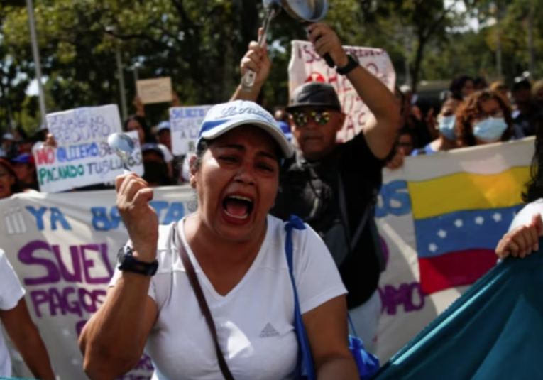 Maduro no puede bajar impuestos en Venezuela porque â€œlos necesitaâ€, aseguran expertos maduro-no-puede-bajar-impuestos-en-venezuela-porque-ldquo-los-necesita-rdquo-aseguran-expertos-142906-142950.png