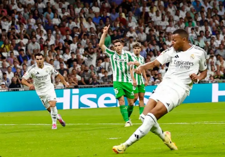 Mbappé marca sus primeros goles en Liga con el Real Madrid mbappe-marca-sus-primeros-goles-en-liga-con-el-real-madrid-091225-091254.jpg