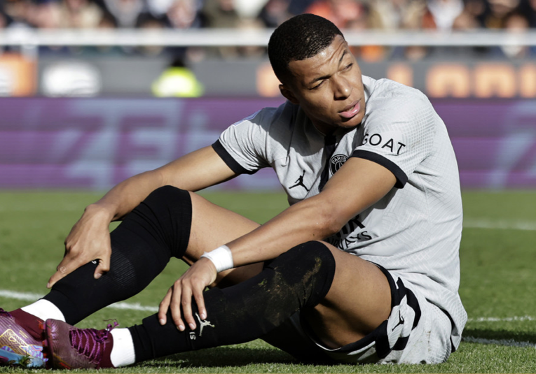 Mbappé se planteó abandonar la selección de fútbol francesa por el racismo mbappe-se-planteo-abandonar-la-seleccion-de-futbol-francesa-por-el-racismo-152452-152555.png