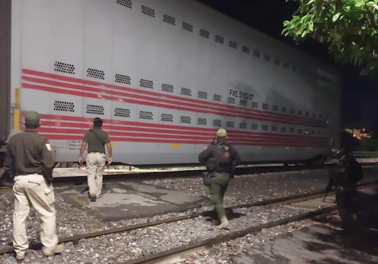 México rescata a 125 migrantes guatemaltecos abandonados por coyotes mexico-rescata-a-125-migrantes-guatemaltecos-abandonados-por-coyotes-181241-181422.png