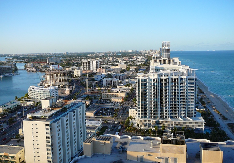 Miami Beach declara el toque de queda de emergencia tras unos tiroteos durante las vacaciones de primavera miami-beach-declara-el-toque-de-queda-de-emergencia-tras-unos-tiroteos-durante-las-vacaciones-de-primavera-182749-182812.jpg