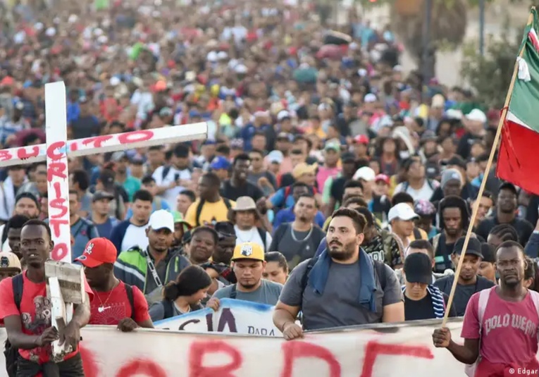 Miles De Migrantes Salen En Caravana Desde El Sur De México 5207