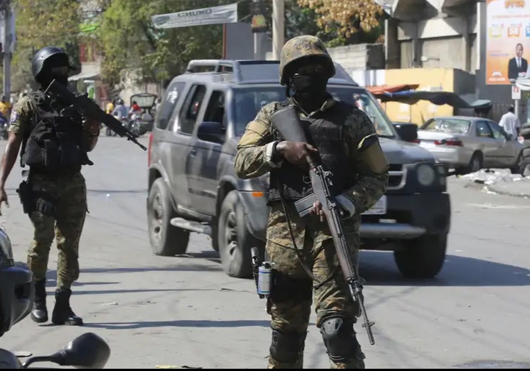 Militares de EE.UU. evacuan a personal de embajada en Haití militares-de-ee-uu-evacuan-a-personal-de-embajada-en-haiti-134752-134840.jpg