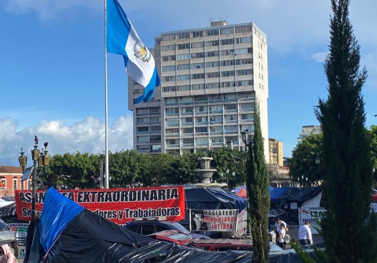 Mineduc aplicará descuentos a más de 300 maestros por inasistencia mineduc-aplicar-descuentos-a-m-s-de-300-maestros-por-inasistencia-140534-140626.jpg