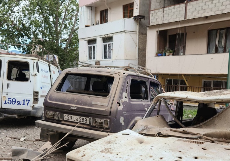 Nagorno Karabaj anuncia un alto el fuego con Azerbaiyán alcanzado con la mediación de las fuerzas de paz rusas nagorno-karabaj-anuncia-un-alto-el-fuego-con-azerbaiy-n-alcanzado-con-la-mediacion-de-las-fuerzas-de-paz-rusas-102843-102851.jpg