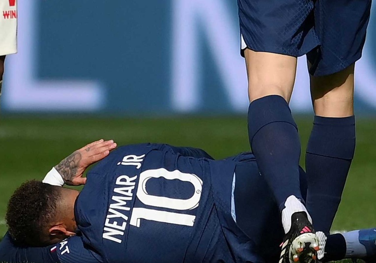 Neymar pasará por el quirófano y dice adiós a la temporada neymar-pasar-por-el-quirofano-y-dice-adios-a-la-temporada-120231-120346.jpg