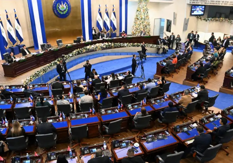 Nuevo Congreso dominado por oficialismo asume en El Salvador nuevo-congreso-dominado-por-oficialismo-asume-en-el-salvador-084450-084506.jpg