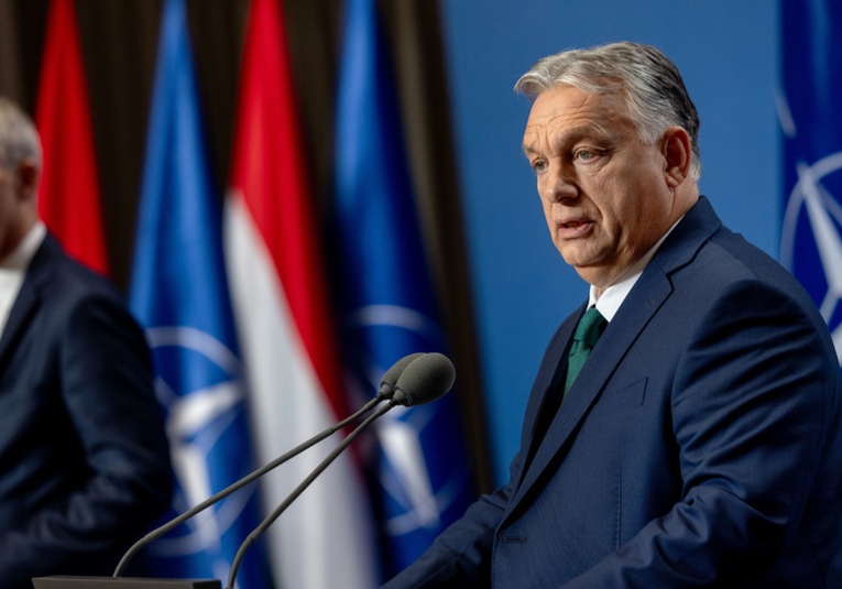 Orbán: La OTAN construirá grandes bases cerca de Ucrania orb-n-la-otan-construir-grandes-bases-cerca-de-ucrania-092049-092107.jpg