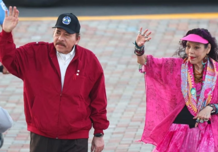 Ortega felicita al presidente electo de Guatemala por su triunfo y espera trabajar junto a él ''por la región'' ortega-felicita-al-presidente-electo-de-guatemala-por-su-triunfo-y-espera-trabajar-junto-a-el-por-la-region-183048-183051.jpg