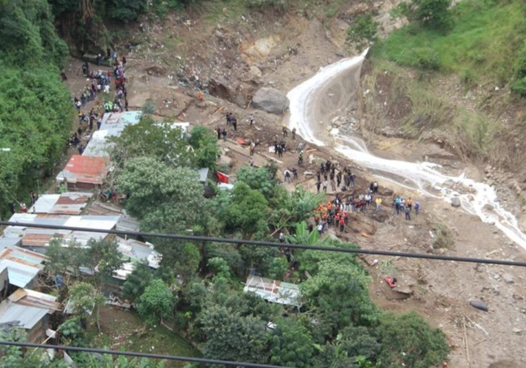 Persiste la Búsqueda: 7 desaparecidos tras deslizamiento en asentamiento 'dios es fiel' persiste-la-busqueda-7-desaparecidos-tras-deslizamiento-en-asentamiento-dios-es-fiel-134928-135039.jpg