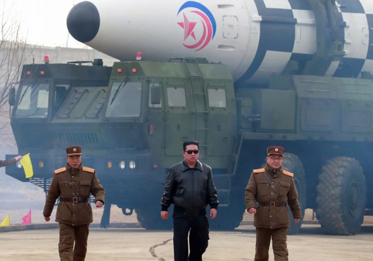 Pionyang califica de 'disparate' las llamadas de la OTAN a desnuclearizar el país pionyang-califica-de-disparate-las-llamadas-de-la-otan-a-desnuclearizar-el-pais-214751-214814.jpg