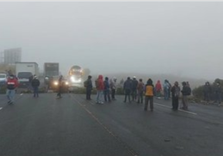 Por tercer dí­a pobladores de Nahualá bloquean ruta Interamericana por-tercer-dia-pobladores-de-nahual-bloquean-ruta-interamericana-150338-150552.png