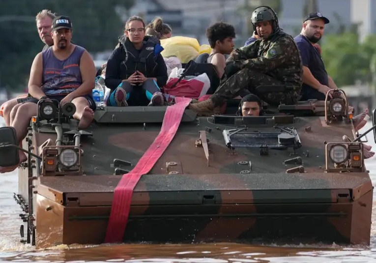 Porto Alegre suspende operaciones de rescate por más lluvias porto-alegre-suspende-operaciones-de-rescate-por-m-s-lluvias-091958-092013.jpg