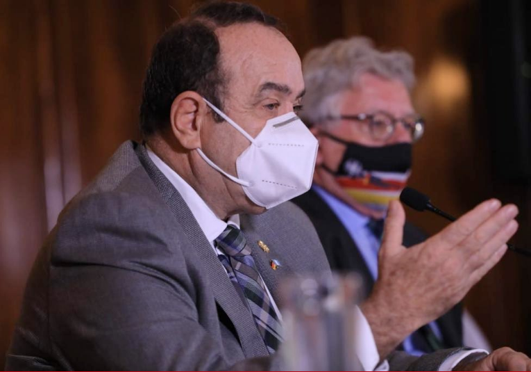 Presidente Alejandro Giammattei se pronuncia ante solicitud de vacunas al El Salvador por parte del alcalde Neto Bran presidente-alejandro-giammattei-se-pronuncia-ante-solicitud-de-vacunas-al-el-salvador-por-parte-del-alcalde-neto-bran-170508-170520.png