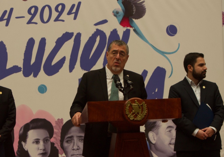 Presidente Arévalo sostiene reunión con magistrados electos de la CSJ  presidente-arevalo-sostiene-reunion-con-magistrados-electos-de-la-csj-para-fortalecer-relaciones-institucionales-174232-174303.jpg
