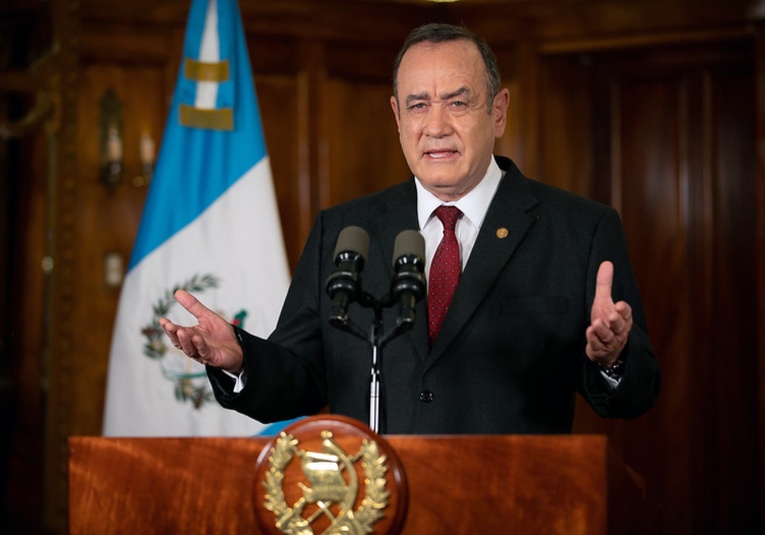 Presidente Giammattei hace un llamado al voto y respetar los resultados presidente-giammattei-hace-un-llamado-al-voto-y-respetar-los-resultados-153725-153803.jpg