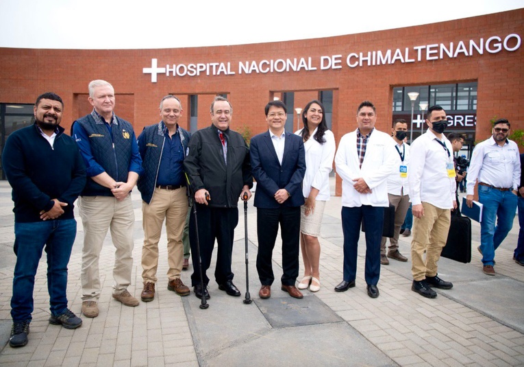 Presidente Giammattei supervisó el Hospital Nacional de Chimaltenango presidente-giammattei-superviso-el-hospital-nacional-de-chimaltenango-173647-173704.jpg