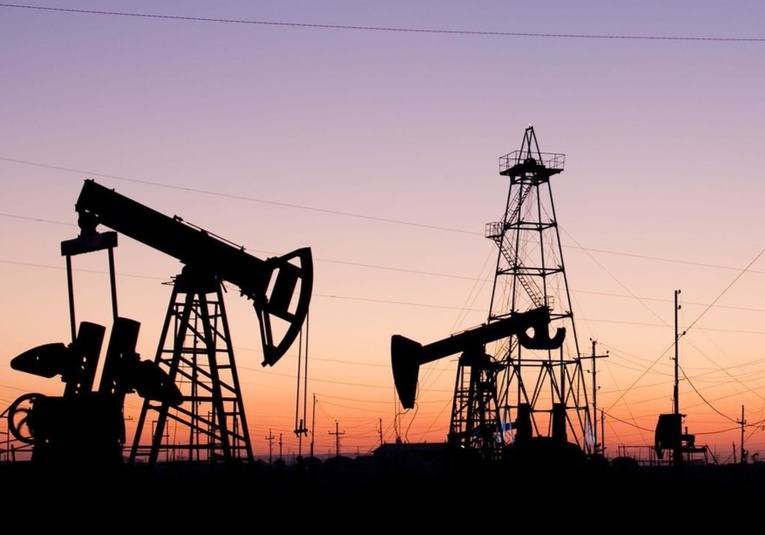 Pronostican que el precio del petróleo alcanzará los 110 dólares por barril en el segundo trimestre de 2022 pronostican-que-el-precio-del-petroleo-alcanzar-los-110-dolares-por-barril-en-el-segundo-trimestre-de-2022-135303-135319.jpg