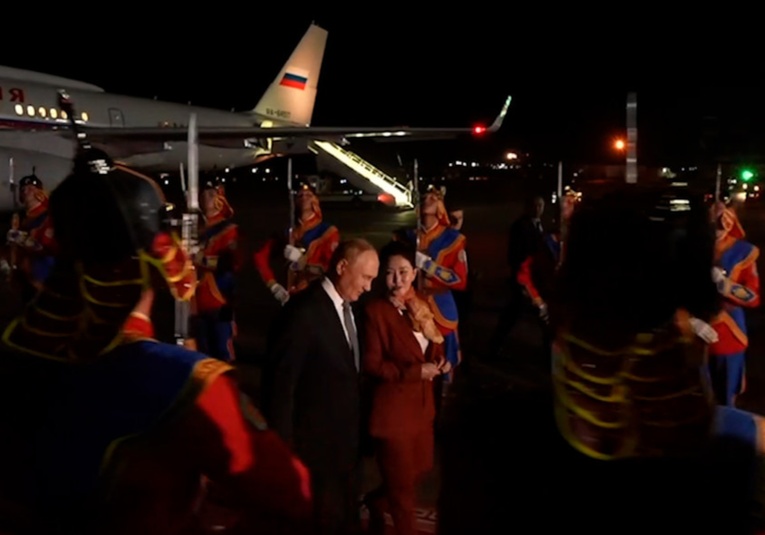 Putin llega a Mongolia en visita oficial putin-llega-a-mongolia-en-visita-oficial-092450-092524.jpg