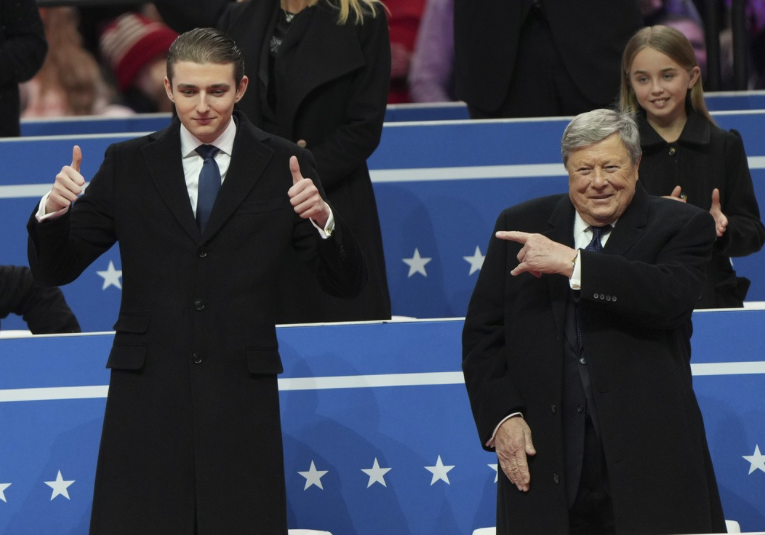 Qué se sabe de Barron, el hijo menor de Trump al que le atribuyó parte de su victoria que-se-sabe-de-barron-el-hijo-menor-de-trump-al-que-le-atribuyo-parte-de-su-victoria-091628-091641.png