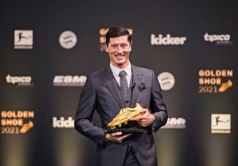 Recibe Robert Lewandowski la Bota de Oro como mejor goleador de 2020 recibe-robert-lewandowski-la-bota-de-oro-como-mejor-goleador-de-2020-085310-090152.jpg
