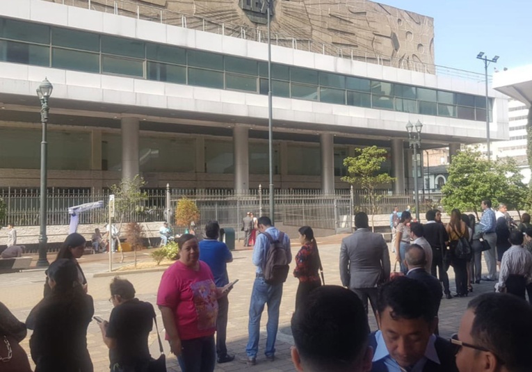Reportan amenaza de bomba en una corte de justicia de Ecuador reportan-amenaza-de-bomba-en-una-corte-de-justicia-de-ecuador-092700-092706.jpg