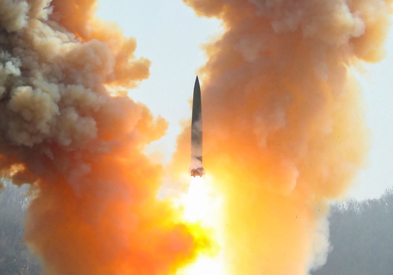 Reportan que Corea del Norte estaría preparando el lanzamiento de un misil balístico intercontinental reportan-que-corea-del-norte-estaria-preparando-el-lanzamiento-de-un-misil-balistico-intercontinental-130801-130847.jpg
